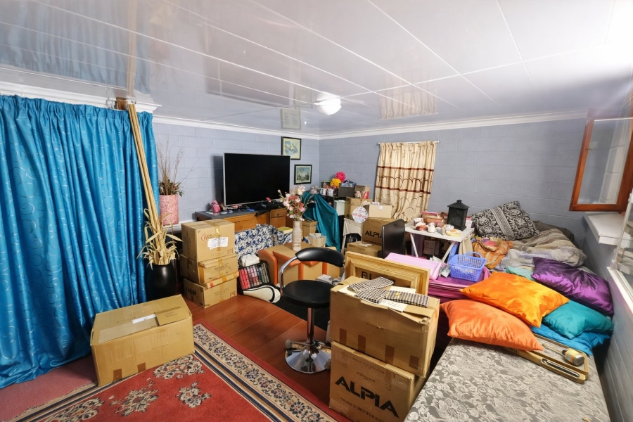 5 Bedroom Property for Sale in Bothasig Western Cape